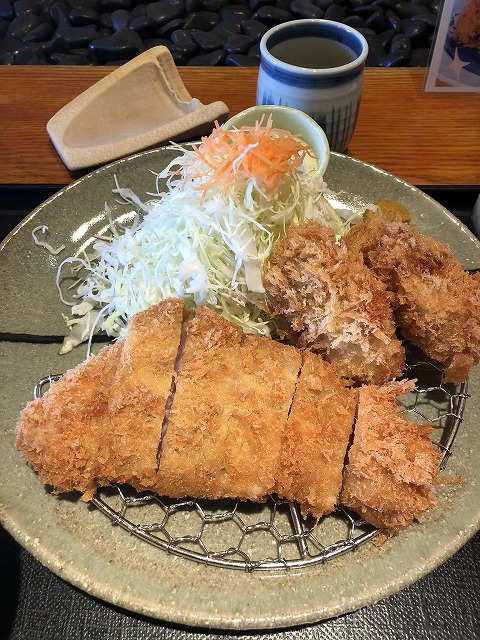 とんＱのやまと豚ロース＆カキフライ定食